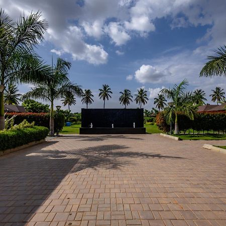 Veerdency Luxury Resort Devanahalli Extérieur photo
