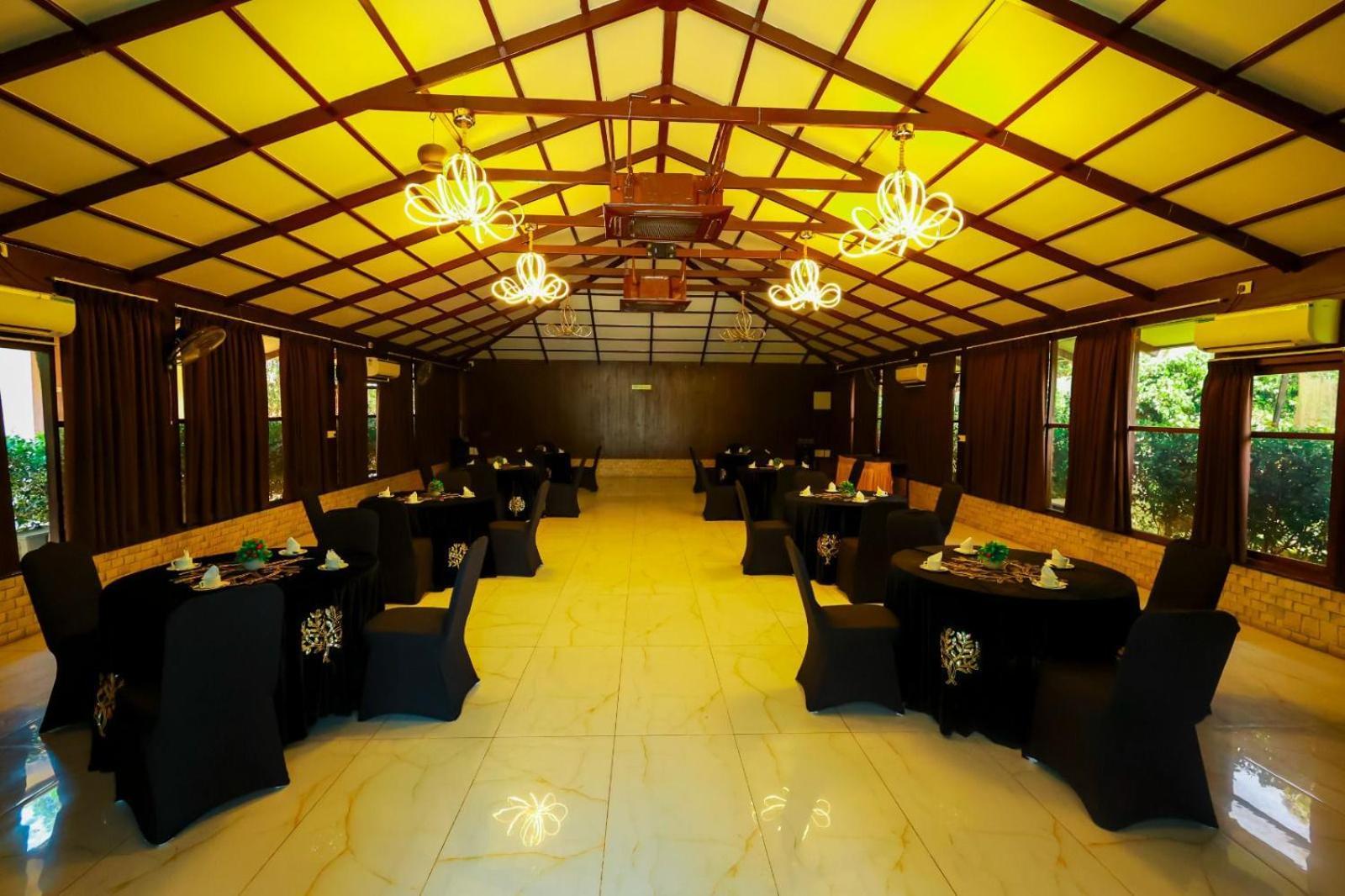 Veerdency Luxury Resort Devanahalli Extérieur photo