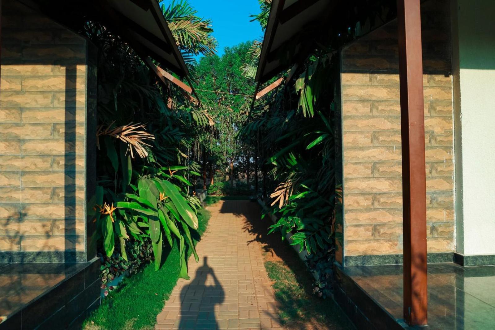 Veerdency Luxury Resort Devanahalli Extérieur photo