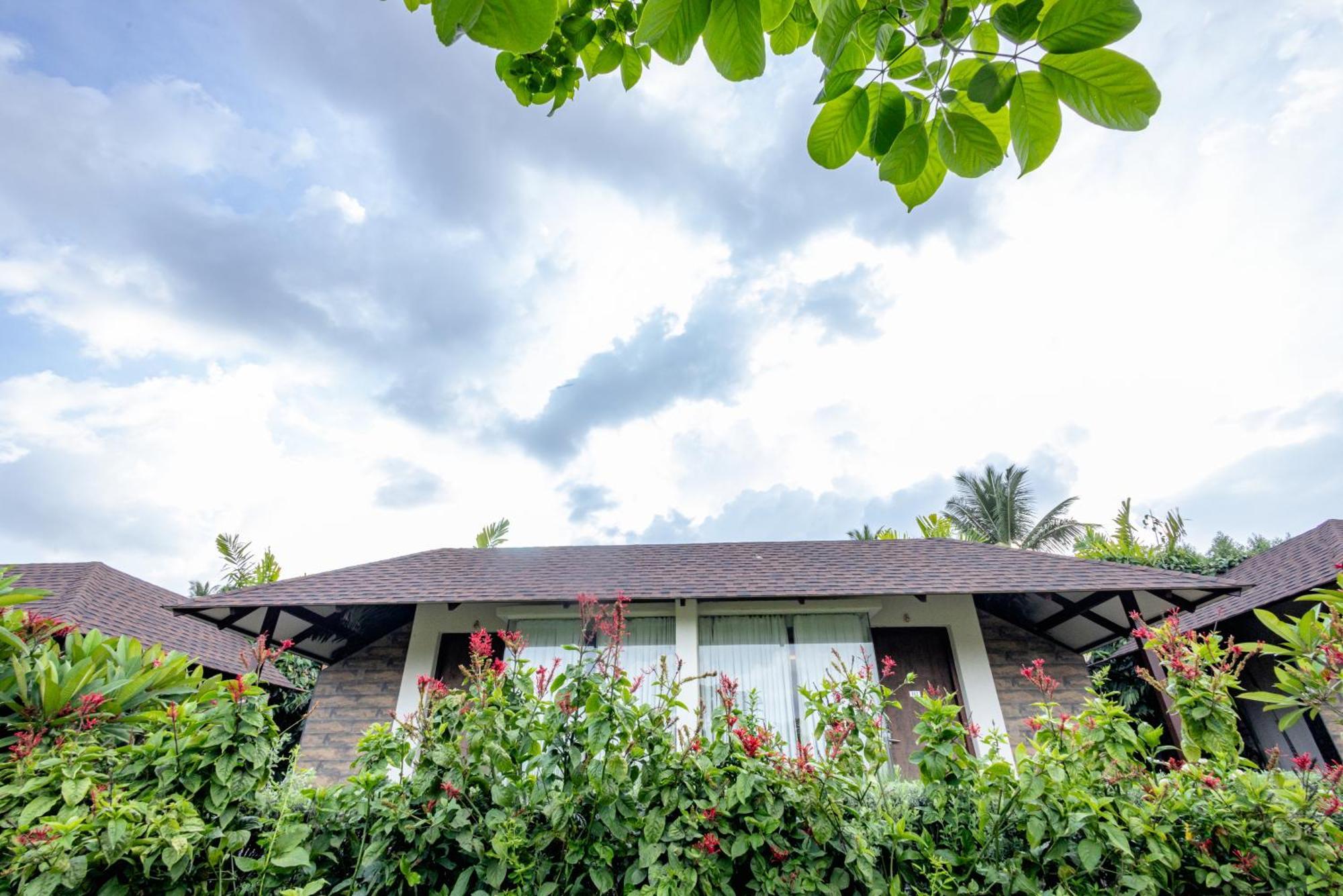 Veerdency Luxury Resort Devanahalli Extérieur photo