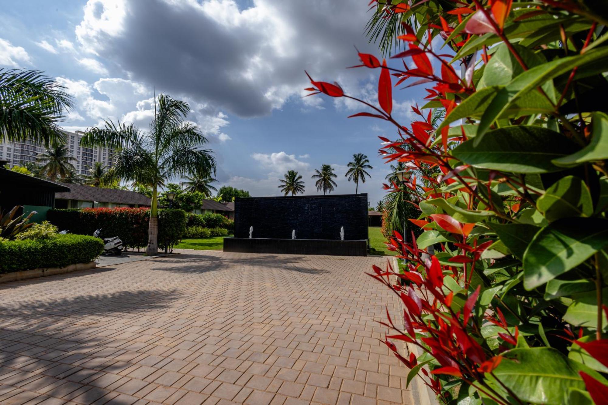 Veerdency Luxury Resort Devanahalli Extérieur photo