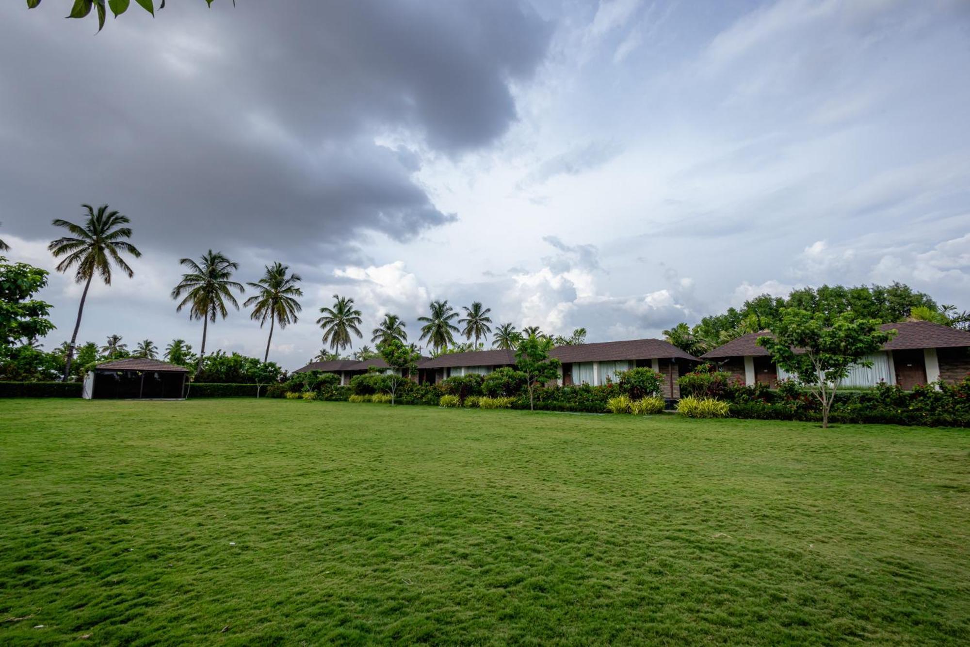 Veerdency Luxury Resort Devanahalli Extérieur photo