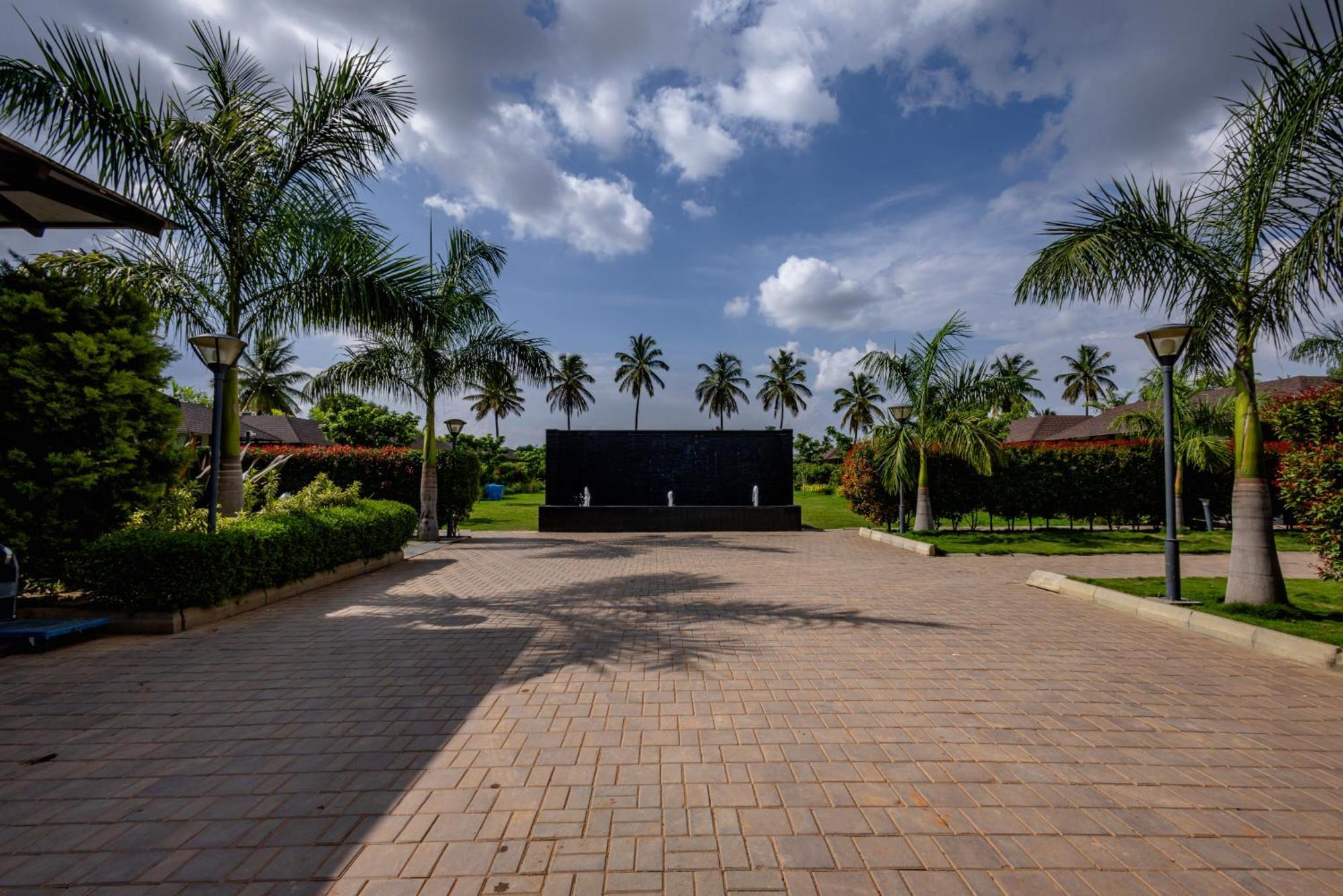 Veerdency Luxury Resort Devanahalli Extérieur photo